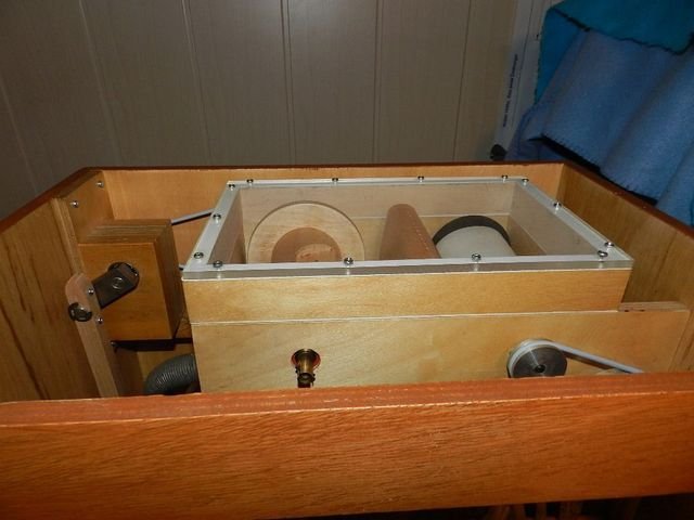 Eingebauter Spielkasten.JPG